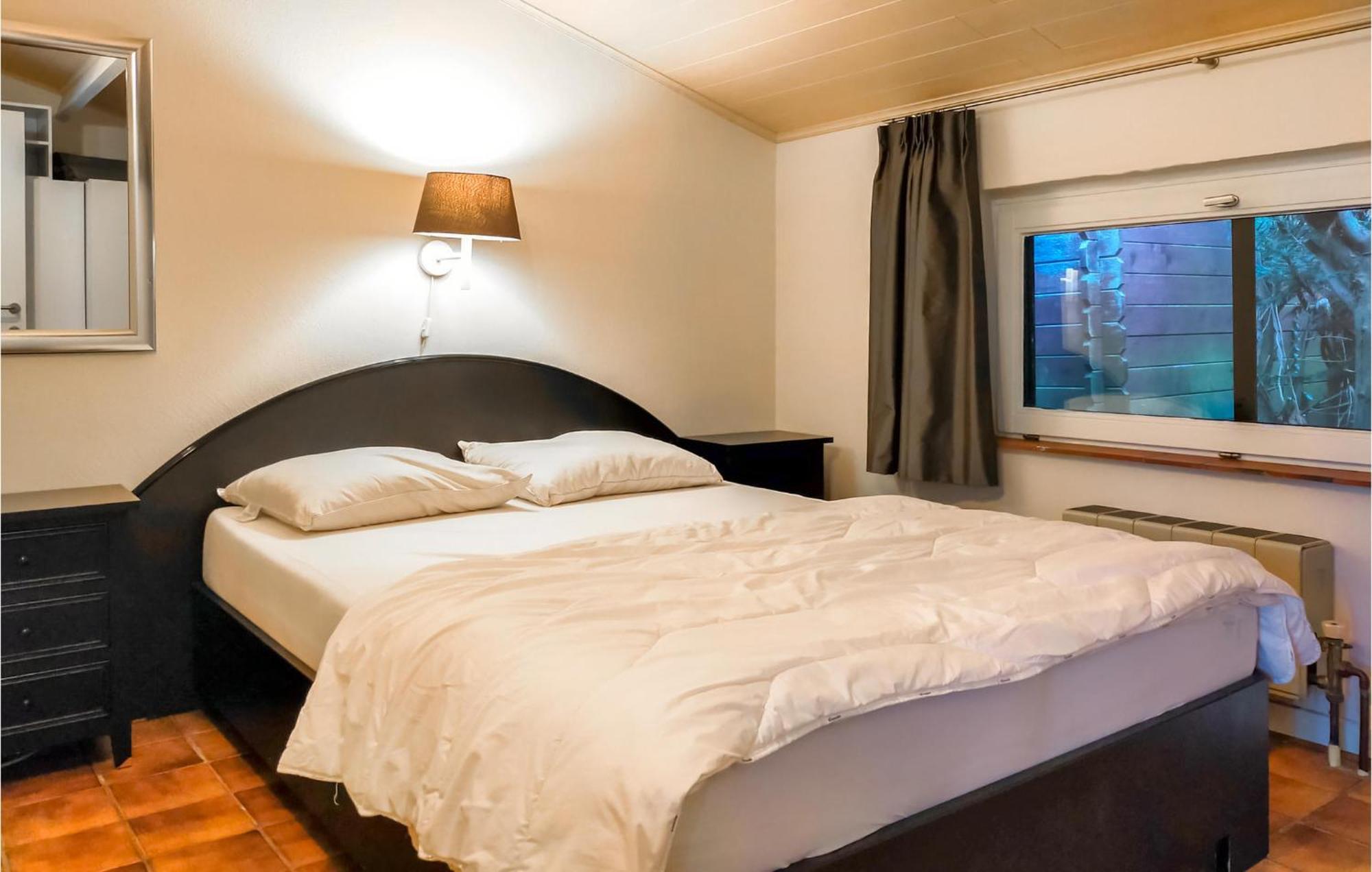 3 Bedroom Awesome Home In Oostduinkerke Bagian luar foto