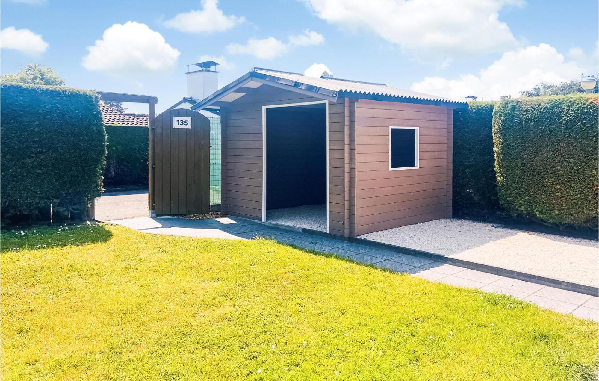 3 Bedroom Awesome Home In Oostduinkerke Bagian luar foto